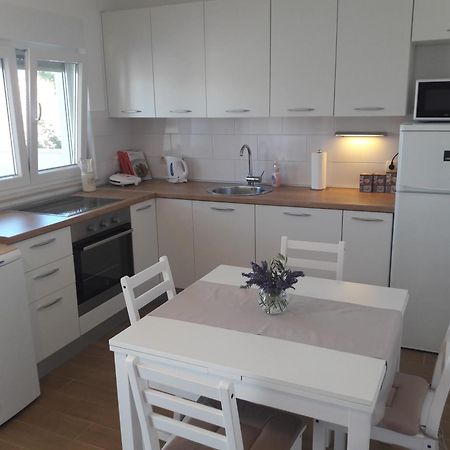 Apartman S Pogledom Zdrelac Exterior photo